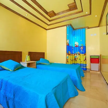 A Luxury Townhouse! Дом отдыха