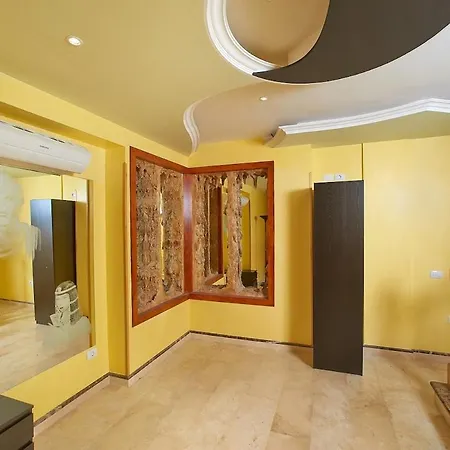 A Luxury Townhouse! Адехе