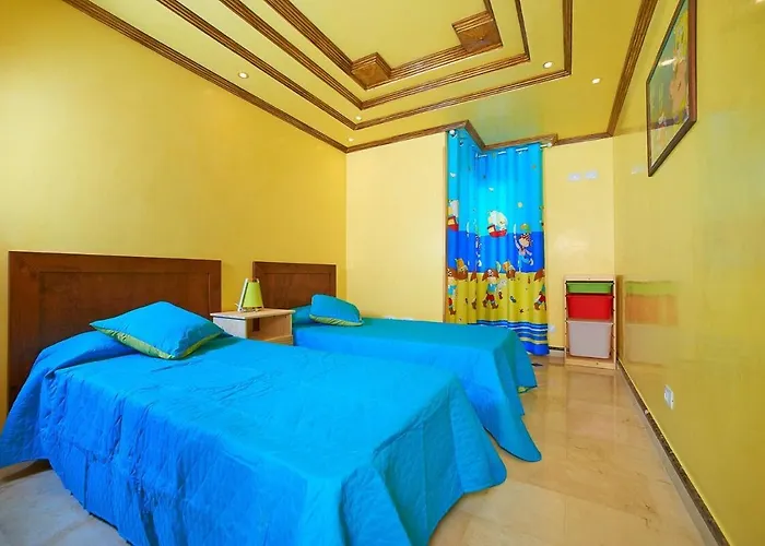 A Luxury Townhouse! Дом отдыха