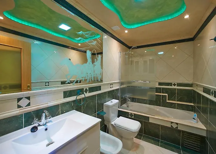 A Luxury Townhouse! Дом отдыха Адехе